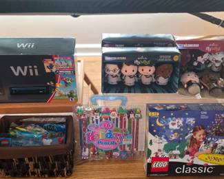 Wii Super Mario NIB
Hallmark Itty Bittys