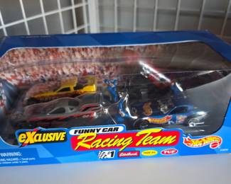 Hotwheels Funny Car Racing Team