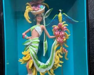 Bob Mackie Brazilian Banana
Stunning!
Still on shipping box