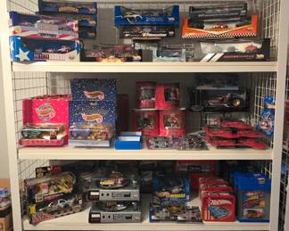 Hotwheels, Matchbox, Johnny Lightning - many vintage sets