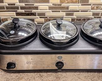 HOLIDAY TIME!! Three dish Serving pot Warmer