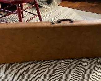 Vintage electric guitar case