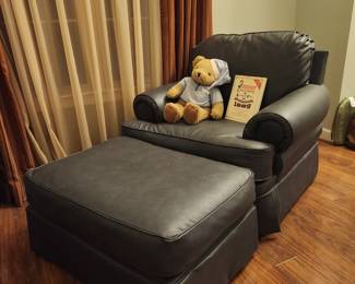 Super soft & big chair /faux leather and ottoman