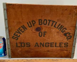 VINTAGE 7 UP CRATE
