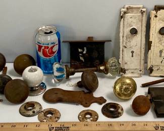 VINTAGE DOOR HARDWARE