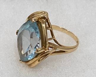 14K GOLD BLUE TOPAZ RING