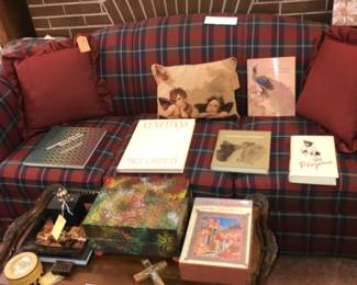 4912 Unit ~ Items Located In The Living Room