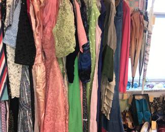 Items Located In The 4912 A 1st Bedroom