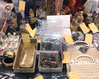 Items Located In The 4912 A 1st Bedroom