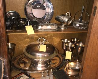 Items Located In The 4912 A Unit Living Room