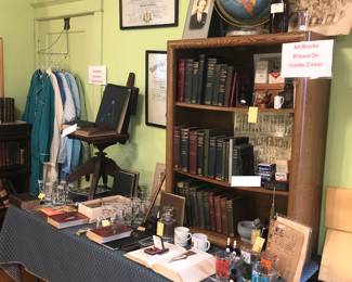 Items Located In The 4912 A 1st Bedroom