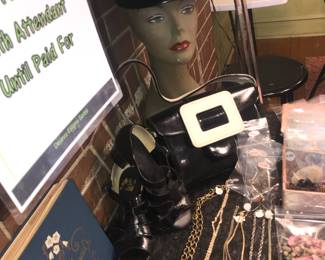 Items Located In The 4912 A 1st Bedroom