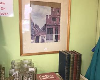 Items Located In The 4912 A 1st Bedroom