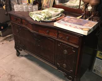 4912 A Items Located In The Basement