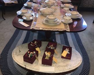 Items Located In The 4912 A Dining Room