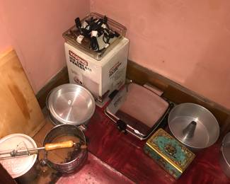 Items Located In The 4912 A Unit Kitchen