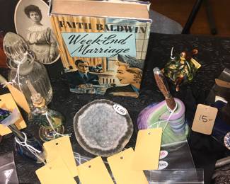 Items Located In The 4912 A 1st Bedroom