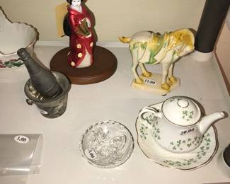 4912 Unit ~ Items Located In The Bedroom