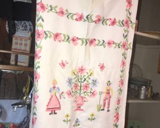 Items Located In The 4912 A Unit Kitchen