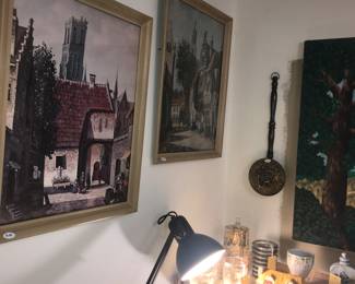 Items Located In The 4912 A Unit Living Room