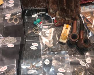 Items Located In The 4912 A 1st Bedroom