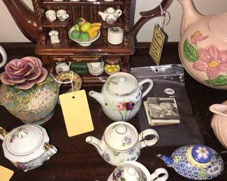 Items Located In The 4912 A Unit Living Room