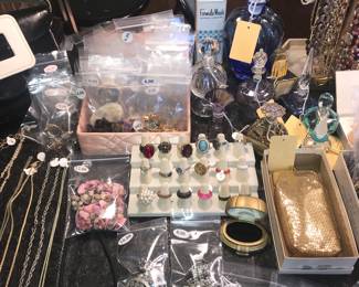 Items Located In The 4912 A 1st Bedroom