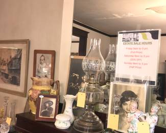 Items Located In The 4912 A Dining Room