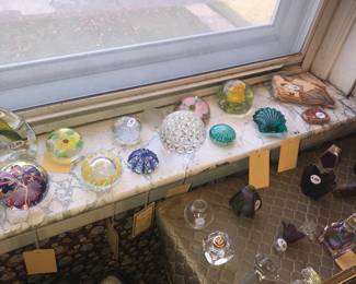 Items Located In The 4912 A 1st Bedroom