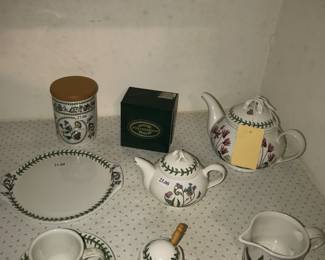 4912 Unit ~ Items Located In The Kitchen