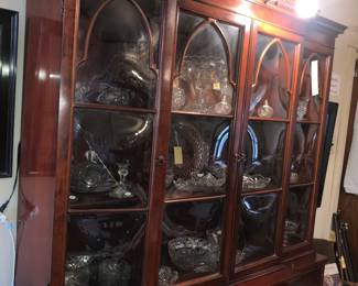 Items Located In The 4912 A Dining Room