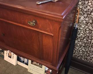 Items Located In The 4912 A Dining Room