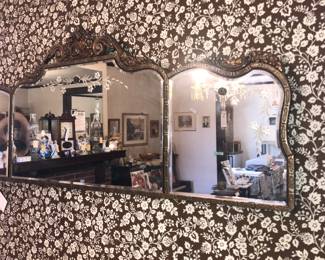 Items Located In The 4912 A Dining Room