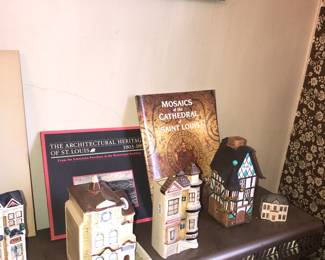 Items Located In The 4912 A Dining Room