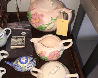 Items Located In The 4912 A Unit Living Room