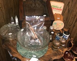 Items Located In The 4912 A Unit Kitchen