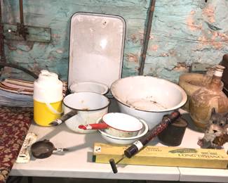 4912 A Items Located In The Basement