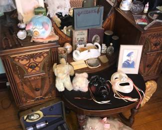 Items Located In The 4912 A 2nd Bedroom