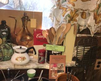 Items Located In The 4912 A Unit Kitchen
