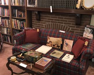 4912 Unit ~ Items Located In The Living Room