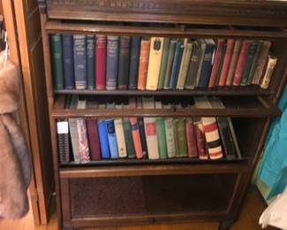 Items Located In The 4912 A 1st Bedroom