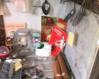 Items Located In The 4912 A Unit Kitchen