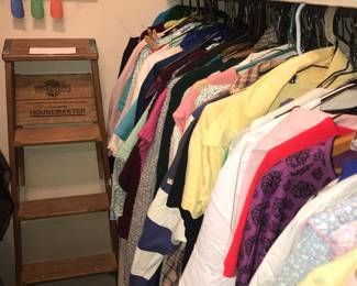 Items Located In The 4912 A Hallway & Closet