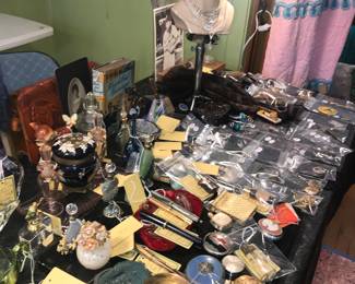 Items Located In The 4912 A 1st Bedroom