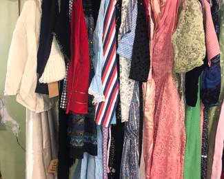 Items Located In The 4912 A 1st Bedroom