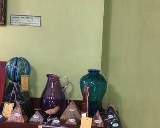 Items Located In The 4912 A 1st Bedroom