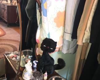 Items Located In The 4912 A 2nd Bedroom