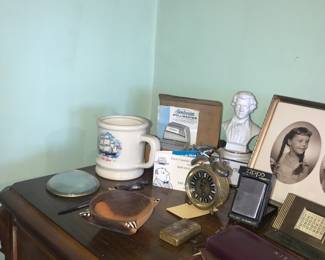 Items Located In The 4912 A 2nd Bedroom