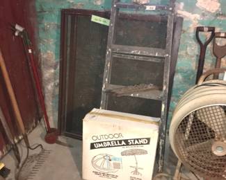 4912 A Items Located In The Basement