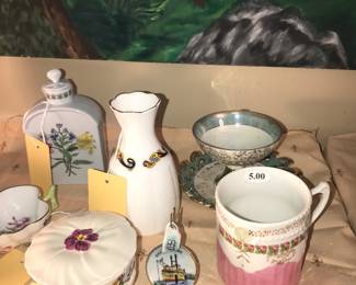 Items Located In The 4912 A Unit Living Room